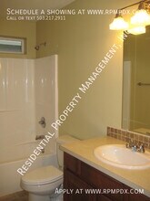2745 28th Pl in Forest Grove, OR - Building Photo - Building Photo