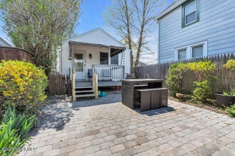 503 1/2 Park Pl Ave in Bradley Beach, NJ - Building Photo - Building Photo