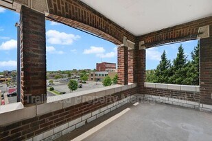 30 Linwood Blvd in Kansas City, MO - Building Photo