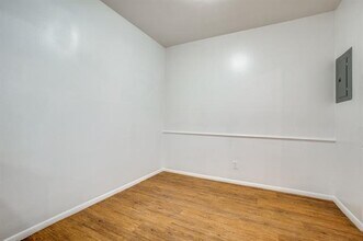 5921 Gaston Ave in Dallas, TX - Building Photo - Building Photo