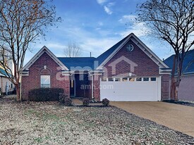 10085 Woodland Grove Dr in Lakeland, TN - Building Photo