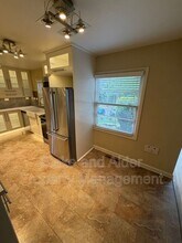 5226 SE Clinton St in Portland, OR - Building Photo - Building Photo