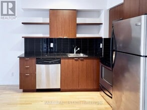 35-1035 Hayden St in Toronto, ON - Building Photo - Building Photo