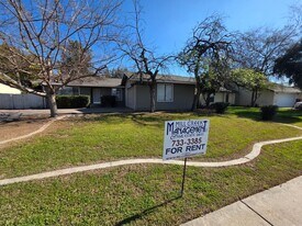 2244 S Divisadero St in Visalia, CA - Building Photo