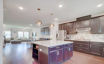 99 Truman Dr in Wood Ridge, NJ - Building Photo - Building Photo