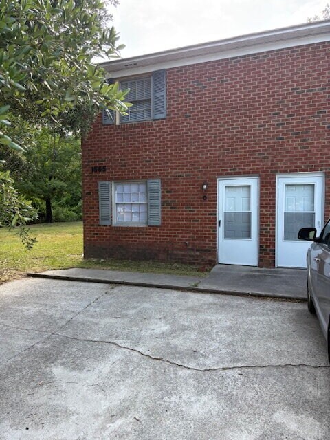 1565 Ashland Dr-Unit -B in Greenville, NC - Building Photo - Building Photo