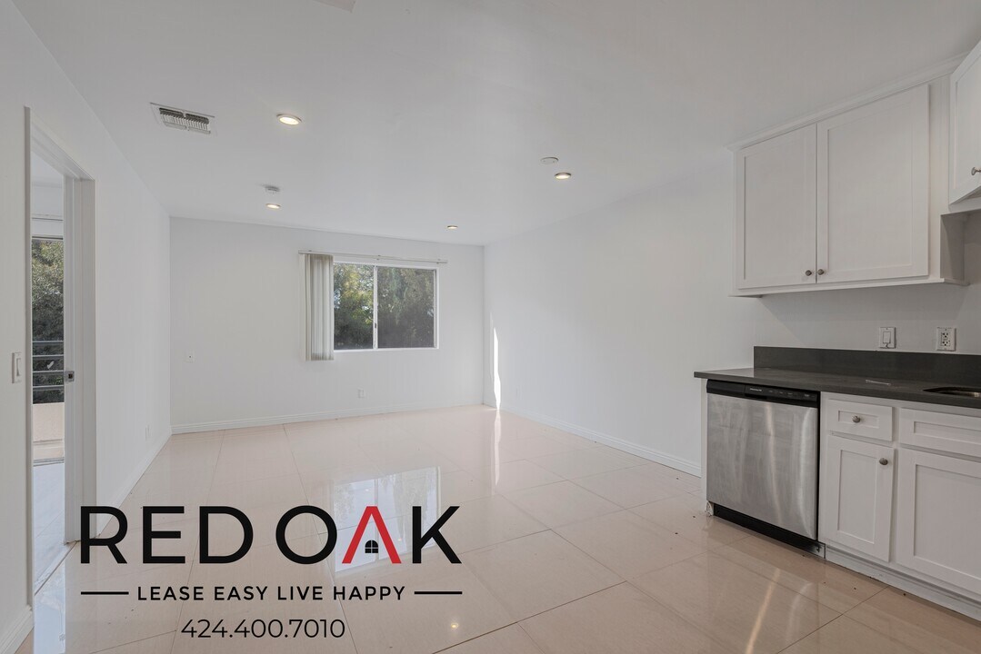 3540 Fletcher Dr in Los Angeles, CA - Building Photo