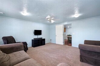 418 Laughlin Ave in Pittsburgh, PA - Building Photo - Building Photo