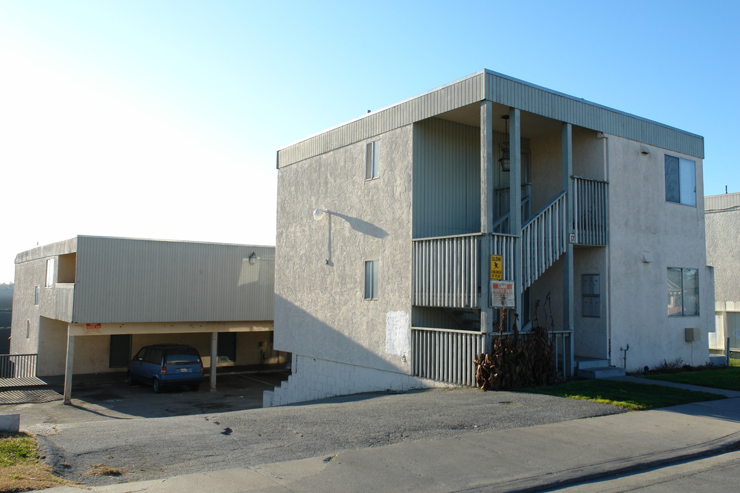 17 Lunsford Dr in Salinas, CA - Foto de edificio