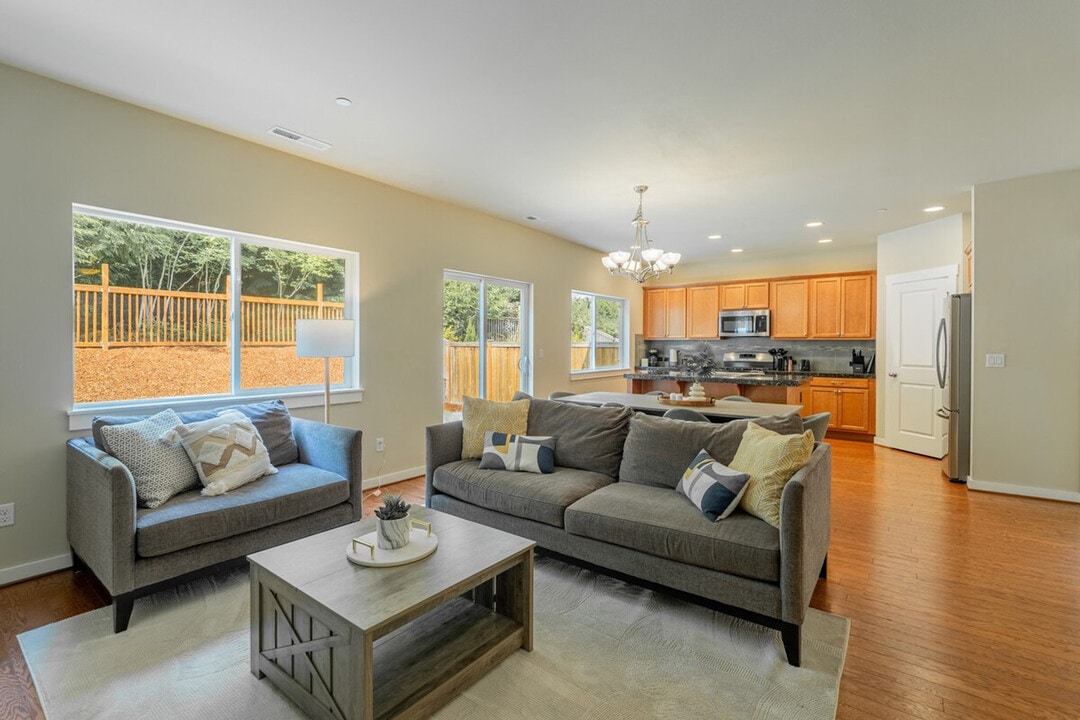 16009 SE 164th Pl in Renton, WA - Building Photo