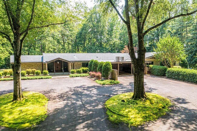 153 Hillhaven Pl SE in Lenoir, NC - Foto de edificio - Building Photo