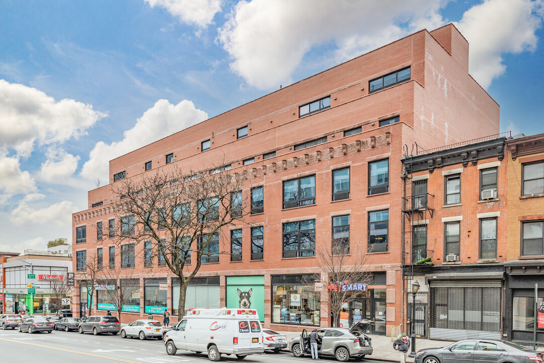 236-240 Atlantic Ave in Brooklyn, NY - Building Photo