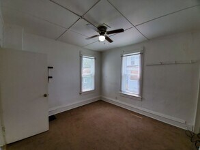 2512 Walnut St in Cedar Falls, IA - Building Photo - Building Photo