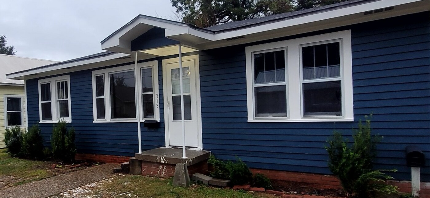 313 Hobson St in Lafayette, LA - Building Photo