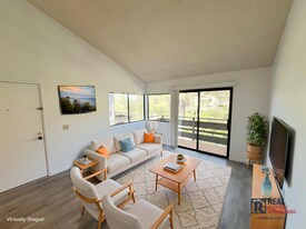 22734 Lakeway Dr in Diamond Bar, CA - Building Photo