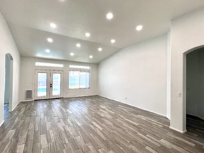 1501 E Princeton Ave in Gilbert, AZ - Foto de edificio - Building Photo