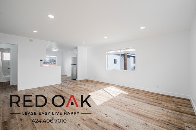 property at 1720 Cerritos Ave