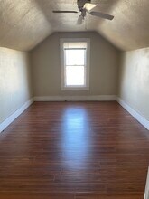 645 N Airport Way in Stockton, CA - Foto de edificio - Building Photo