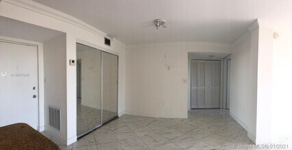 7300 Wayne Ave-Unit -404 in Miami Beach, FL - Building Photo - Building Photo