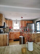 567 Main St, Unit 1 in Farmington, NH - Building Photo