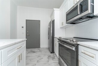 138 E Park Ave in Long Beach, NY - Building Photo - Building Photo