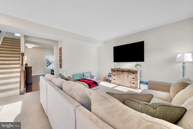 property at 124 Emperor Dr