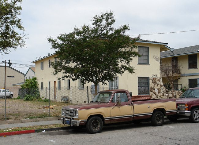 1008 Van Ness Ave in Santa Ana, CA - Foto de edificio - Building Photo