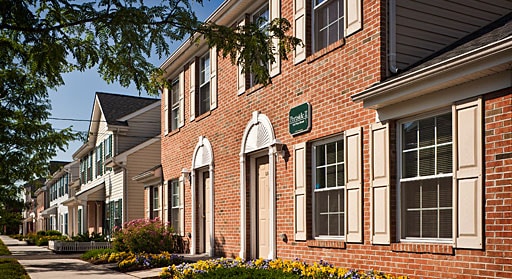 Portside II in Elizabeth, NJ - Foto de edificio - Building Photo