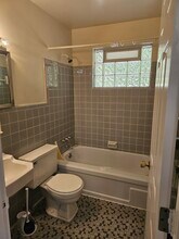 376 Probasco St, Unit 8 in Cincinnati, OH - Foto de edificio - Building Photo