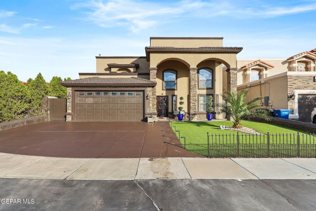 12728 Tierra Aurora Dr in El Paso, TX - Building Photo