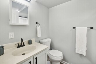 400 S Dupont Hwy in New Castle, DE - Building Photo - Building Photo