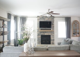 710 Legacy Lakes Way in Aberdeen, NC - Building Photo - Building Photo