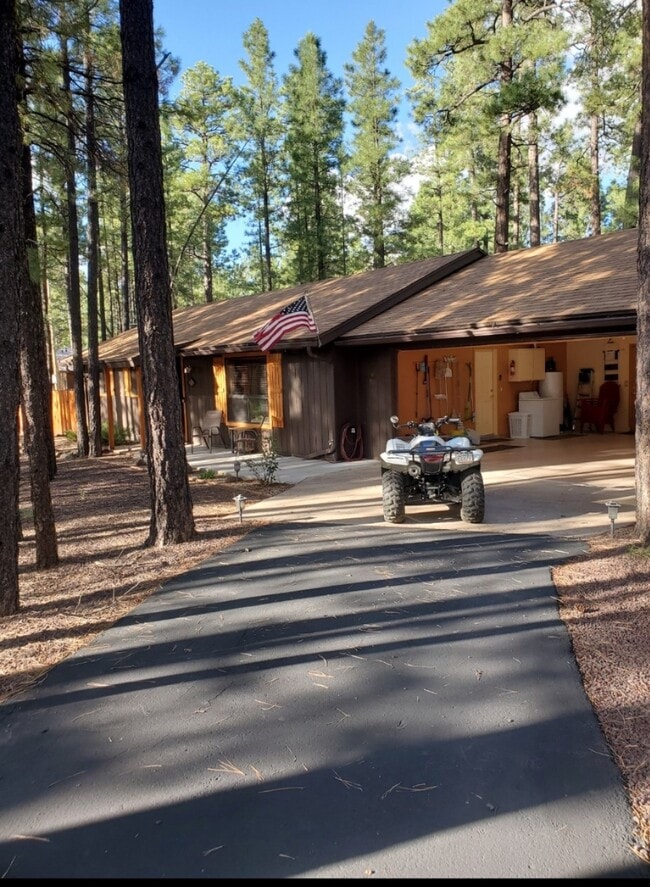 7144 Moon Creek Cir in Pinetop, AZ - Building Photo - Building Photo