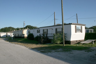 425 Woodland Ave in Lakeland, FL - Foto de edificio - Building Photo