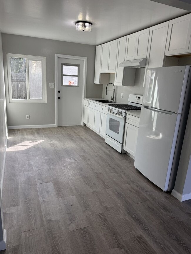 1575-85 Cable St in San Diego, CA - Building Photo - Building Photo