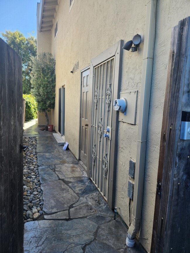 807 Taurus Dr in Foster City, CA - Building Photo - Building Photo