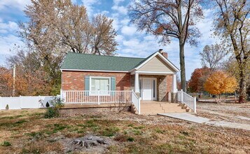 1037 Prigge Rd in St. Louis, MO - Building Photo - Building Photo