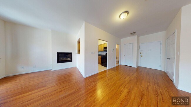 342 W 47th St in New York, NY - Building Photo - Building Photo