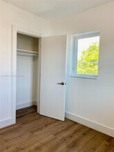 1560 NW 1st Ct in Miami, FL - Foto de edificio - Building Photo