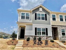 403 Wescott St in Indian Trail, NC - Building Photo