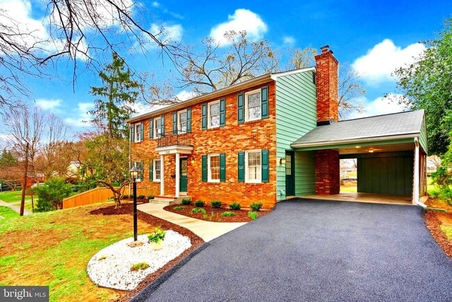 property at 7109 Davis Ct