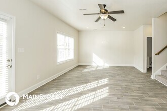 7213 Deer Springs Way in Powell, TN - Building Photo - Building Photo