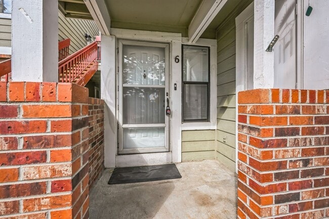 982 S Dearborn Way