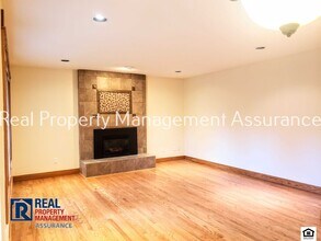 15590 SW Tanager Dr in Lake Oswego, OR - Building Photo - Building Photo
