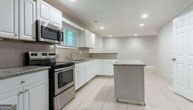 3409 Hyland Dr in Decatur, GA - Building Photo - Building Photo