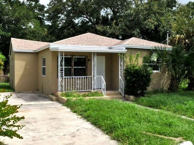 426 Means Ct in Fort Pierce, FL - Building Photo - Building Photo