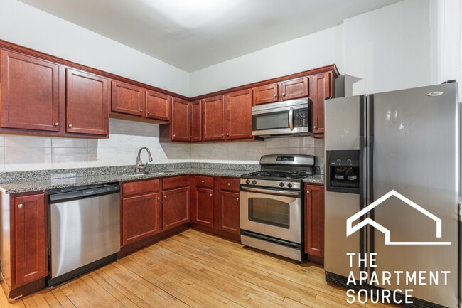 1317 W Foster Ave, Unit 1 in Chicago, IL - Building Photo - Building Photo