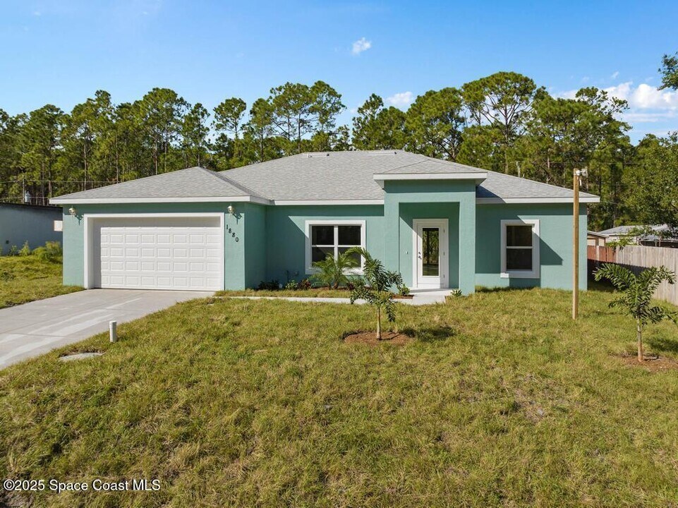 1880 Holbrook Rd NW in Palm Bay, FL - Foto de edificio