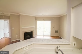 12915 Alton Square-Unit -312 in Herndon, VA - Building Photo - Building Photo