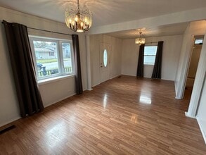 1524 W Granview Dr in Quincy, IL - Building Photo - Building Photo